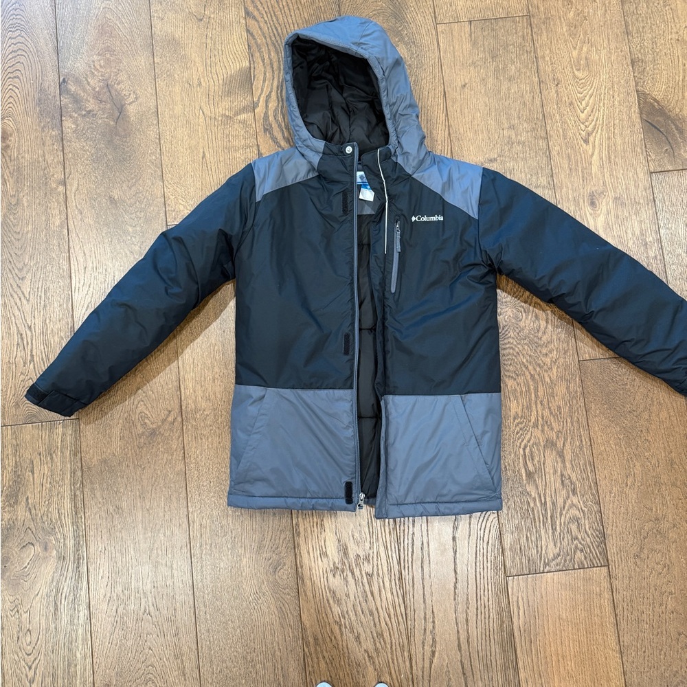 Columbia Kids Two-Tone Puffer Jacket black and grey ski jacket boys large